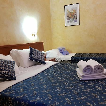 Rainbow Guest House โรม ภายนอก รูปภาพ
